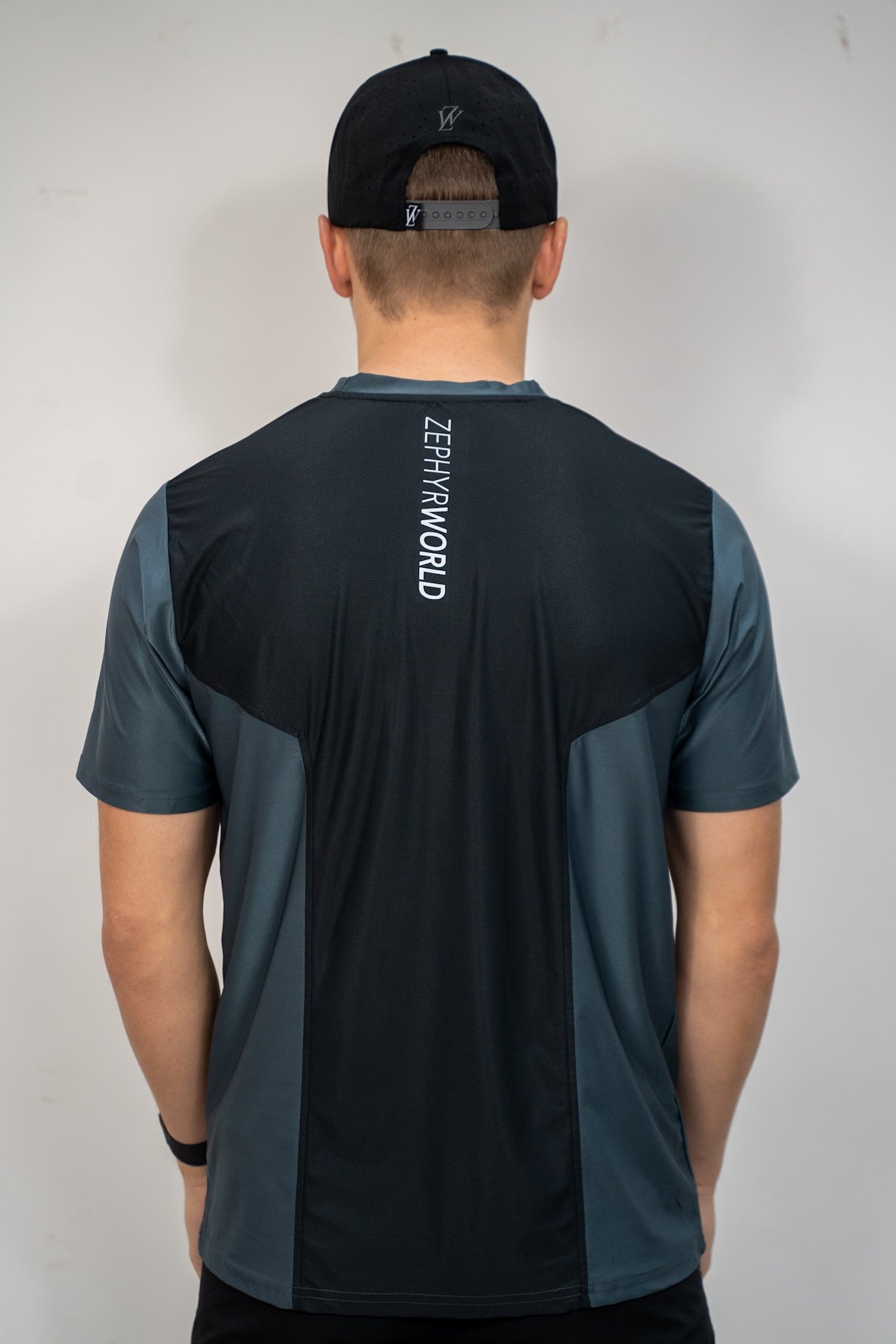 Zephyr Pulse Mens Tee | Grey